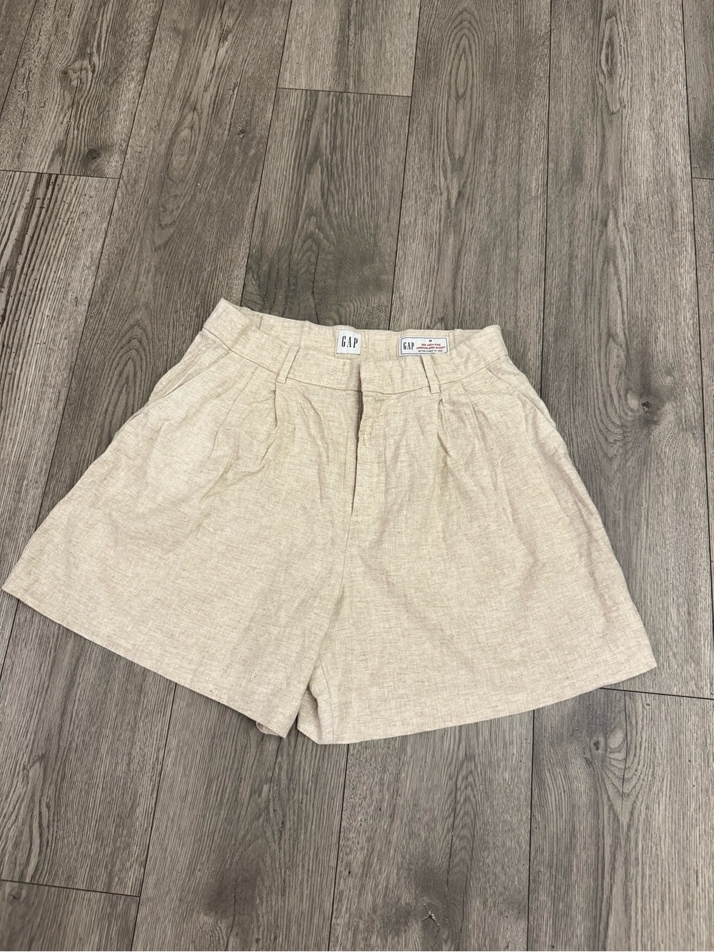 Gap Tan 365 High Rise Linen Blend Pleated Women’s Medium Shorts